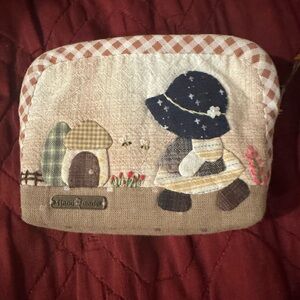 Quilted Pouch with Appliqué Design